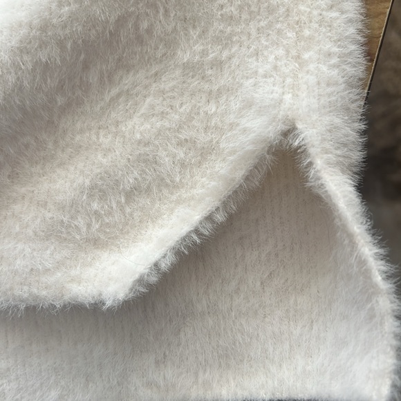 Abercombie & Fitch Sweater - Picture 5 of 7